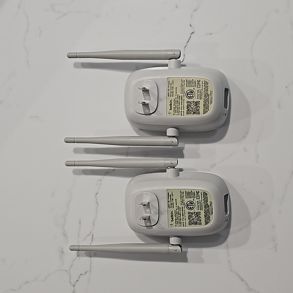 TWO Belkin N600 Dual-Band Wi-Fi Range Extenders - Picture 2 of 3